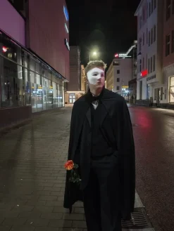 Outlet Wicked Costumes Hupullinen musta viitta