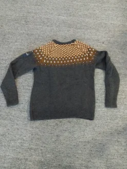 New Icepeak villapaita