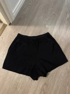 Clearance ICIW shortsit