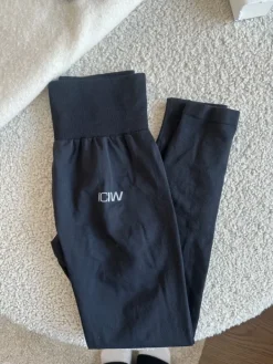 Online ICANIWILL ICIW treenihousut