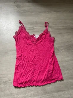 Hot Ihana pinkki pitsitoppi