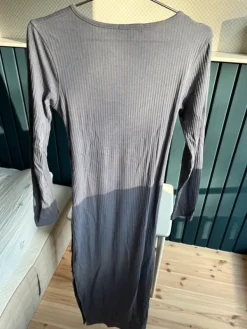 Outlet Imetys-/raskausajanmekko