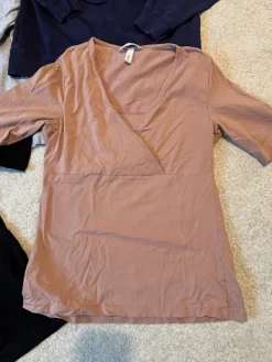 Hot Anna Field Imetysvaatteita