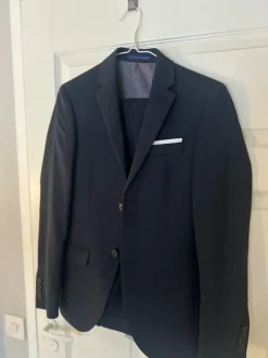 Hot Isaac Dewhirst puku