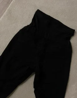 Hot ONLY Äitiysfarkut