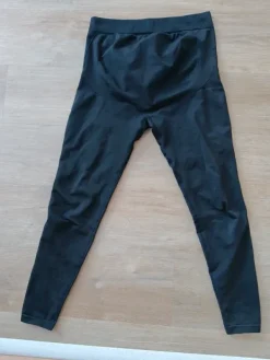 Outlet H&M Äitiyslegginsit 2kpl