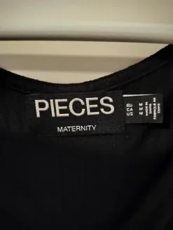 New Pieces Maternity Äitiysmekko