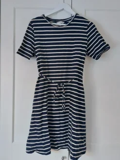 Hot H&M Mama Äitiysmekko