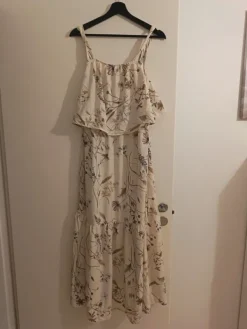 Hot H&M Äitiysmekko