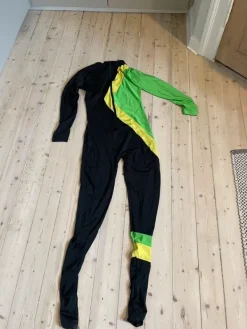 Online Amazon Jamaica full-body suit