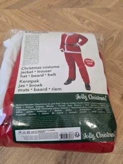 Outlet Joulupukkiasu