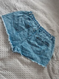 Clearance Joustavat glittershortsit