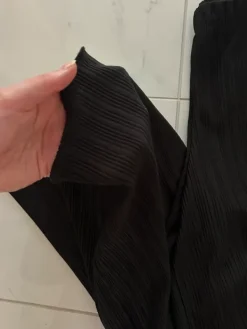 Outlet Gina Tricot Joustavat housut