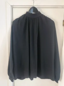 New H&M Juhlavampi pusero S (menee myös M/L)