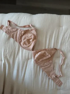 Outlet Cubus Kaarituelliset rintaliivit