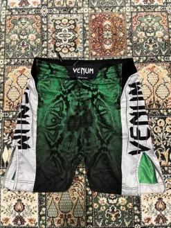 Online Venum Kamppailushortsit