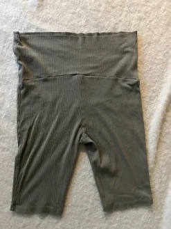 New Kappahl raskausshortsit