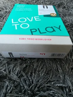 Best Kari Traa n villakerrastohousut