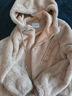 Online Karvainen huppari