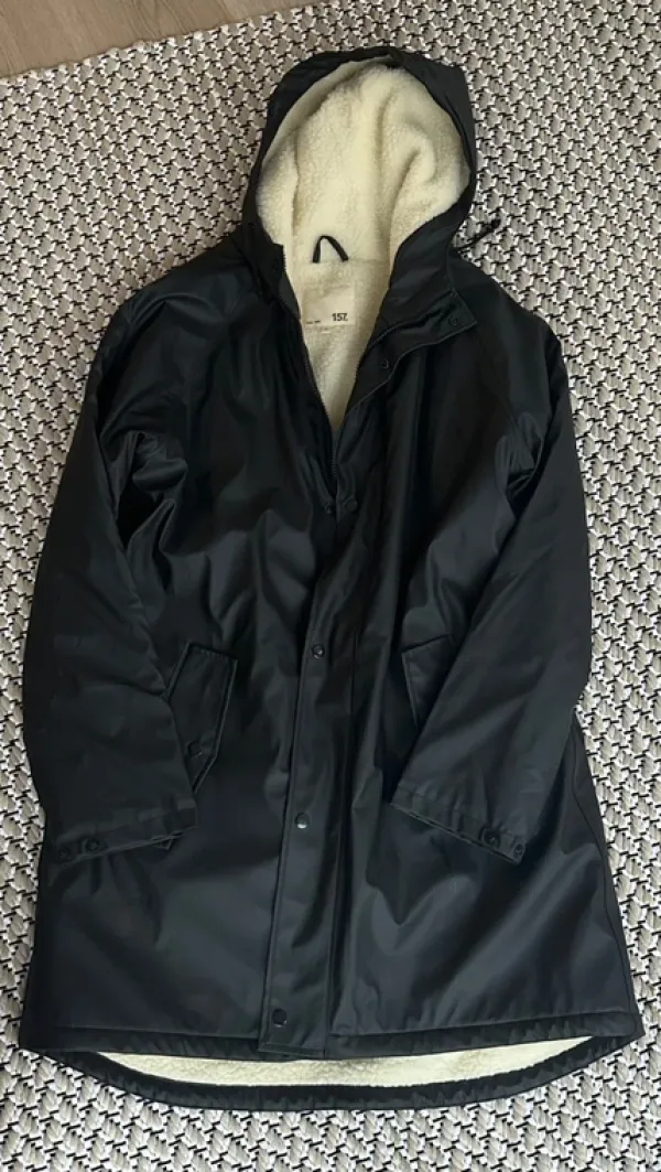 Online Lager 157 Karvavuorellinen sadetakki