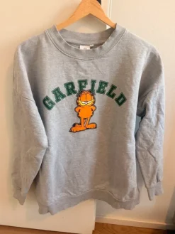 Clearance Karvinen collegepaita