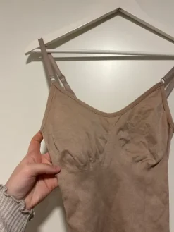 Discount kaventava body Kaventava alusbody