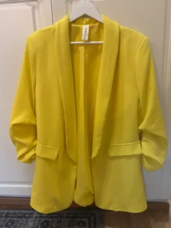 Discount Keltainen jakku