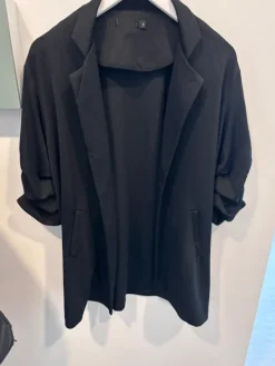 Outlet House Kevyt bleiseri