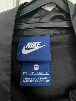 Online Nike Kevyt takki xs