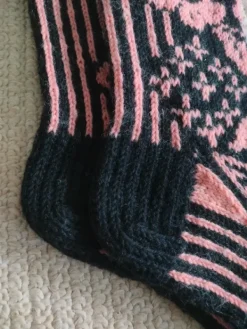 New Kirjoneulesukat 37-38