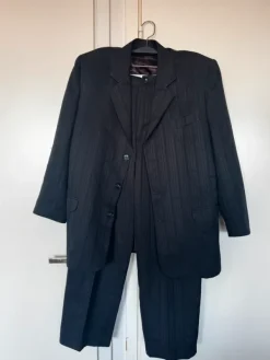 Best Klassinen tummanharmaa liituraitapuku – Koko 44