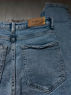 Stradivarius Korkeavyötäröiset farkut