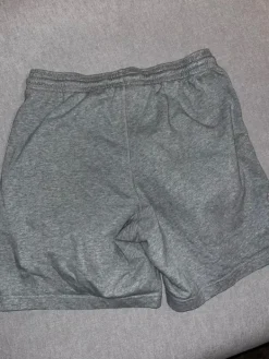 Hot Nike Korkeavyötäröiset college shortsit