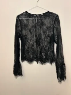 Sale Koronkowa bluzka