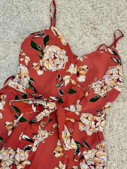 Discount Amisu Kukkakuosinen jumpsuit