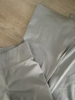 Sale Lager 157 leveälahkeiset urheilutrikoot