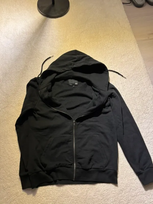 Discount lager Huppari