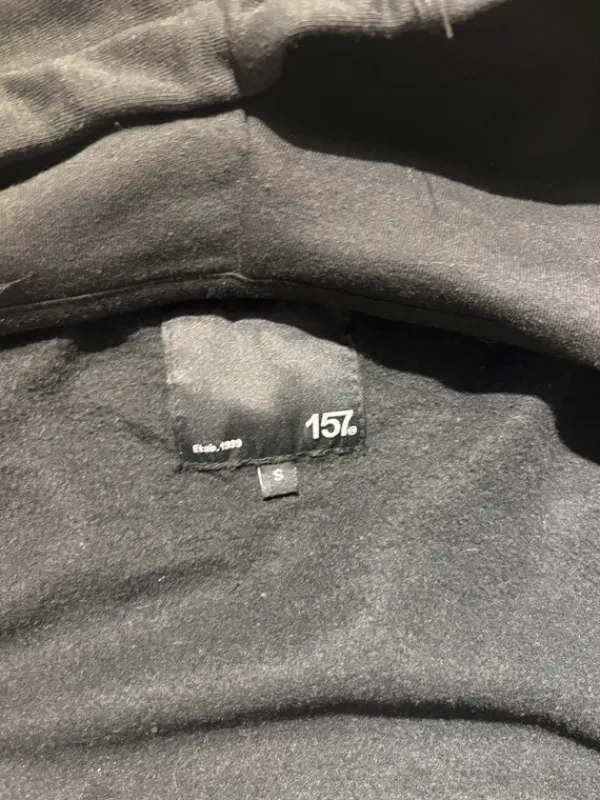 Discount lager Huppari