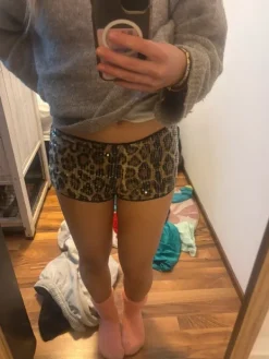 New leopardi paljettishortsit