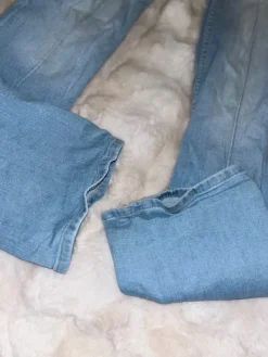 Online Bershka Leveälahkaiset farkut