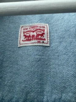 Sale Leviksen farkkuhaalari