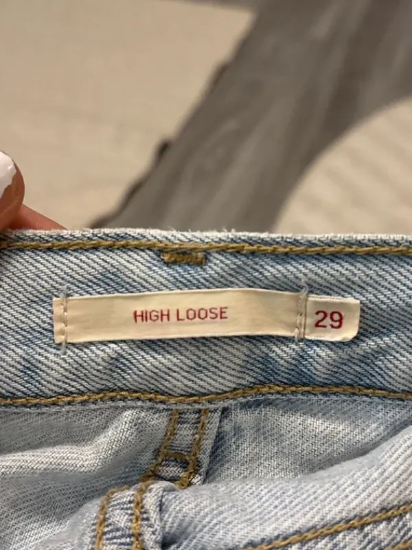 Online Leviksen high loose farkut