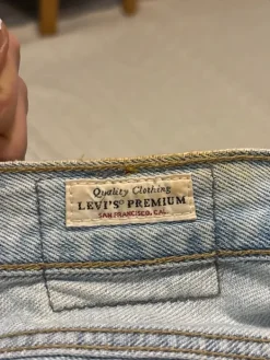 Online Leviksen high loose farkut