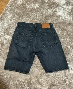 Levi's Levis 501 farkkushotsit koko 27