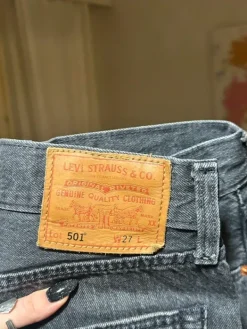 Levi's Levis 501 farkkushotsit koko 27