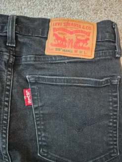 Outlet Levi's 519 mustat miesten farkut W32