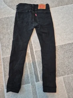 Outlet Levi's 519 mustat miesten farkut W32