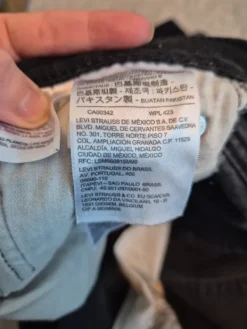 Outlet Levi's 519 mustat miesten farkut W32