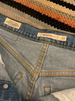 New Levi's farkkushortsit