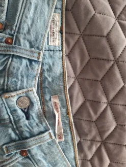 Online Levi's farkut